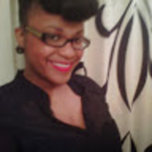 Meet your Posher, Jessica - Picture 1 of 1